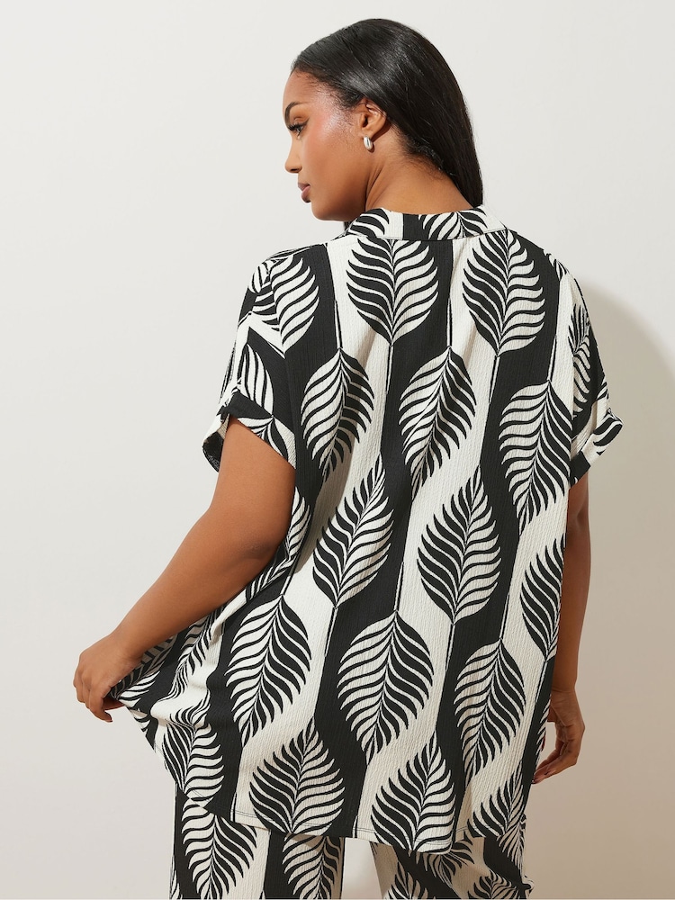 Schwarz - Yours Curve Boxy Textured Shirt - Bild 2 von 5