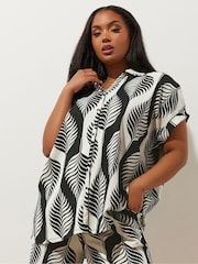 Schwarz - Yours Curve Boxy Textured Shirt - Bild 4 von 5