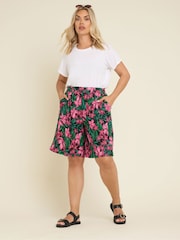Yours Curve Green Floral Print Crinkle Jersey Shorts - Image 2 of 4