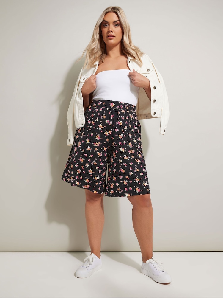 Yours Curve Charcoal Black Floral Print Crinkle Jersey Shorts - Image 1 of 5