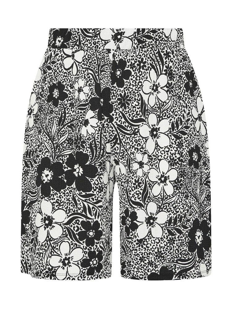 Yours Curve Black Floral Print Crinkle Jersey Shorts - Image 5 of 5