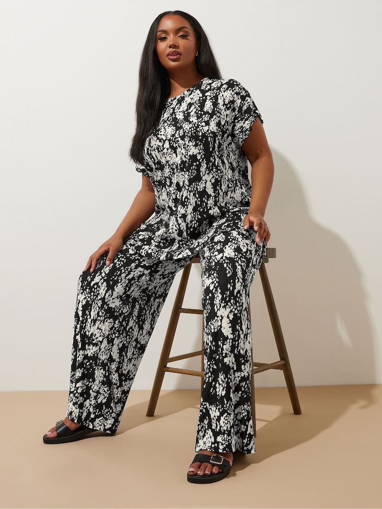 Yours Curve Black Dry Plisse Co-Ord Trousers - Image 1 of 5
