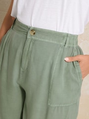 Yours Curve Green Chambray Elastic Waist Shorts - Image 4 of 5