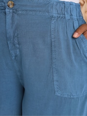 Yours Curve Blue Chambray Elastic Waist Shorts - Image 4 of 5