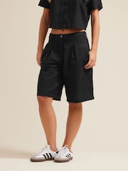 PixieGirl Petite Black Knee Shorts Contains Linen - Image 2 of 6