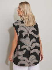 Yours Curve Black Oversized Boxy Vest - Image 3 of 5