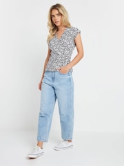 M&Co Petite Jersey Wrap Top - Imagen 2 de 4
