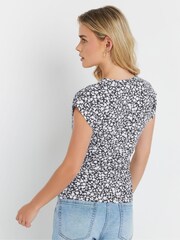 M&Co Petite Jersey Wrap Top - Imagen 3 de 4