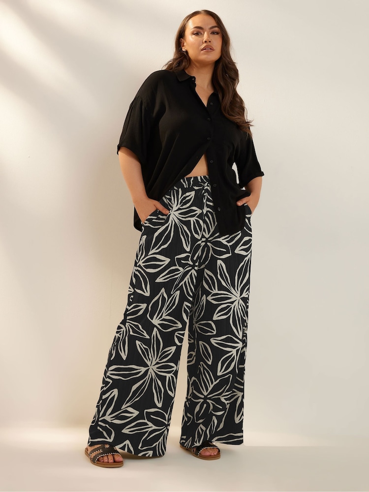 Yours Curve Black Pull On Woven Wide Leg Trousers - Image 2 of 5