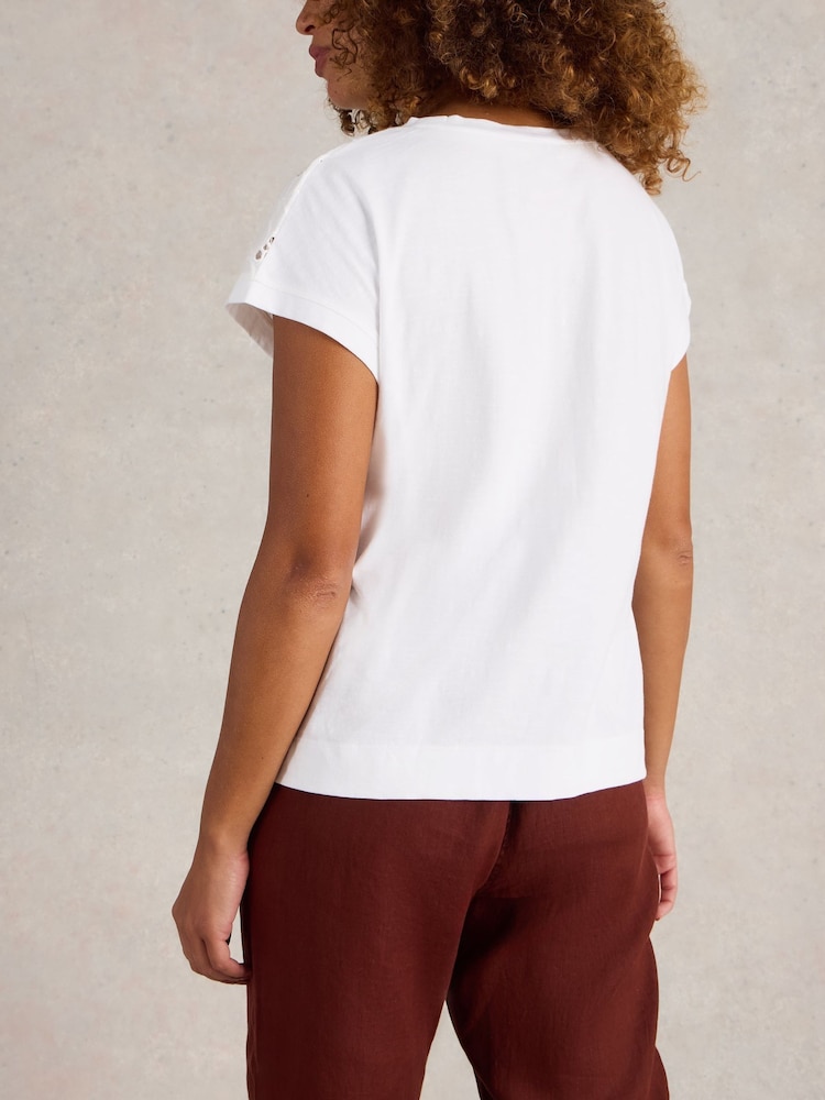 Camiseta de algodón orgánico 100 % con bordados Thea de White Stuff - Imagen 2 de 6