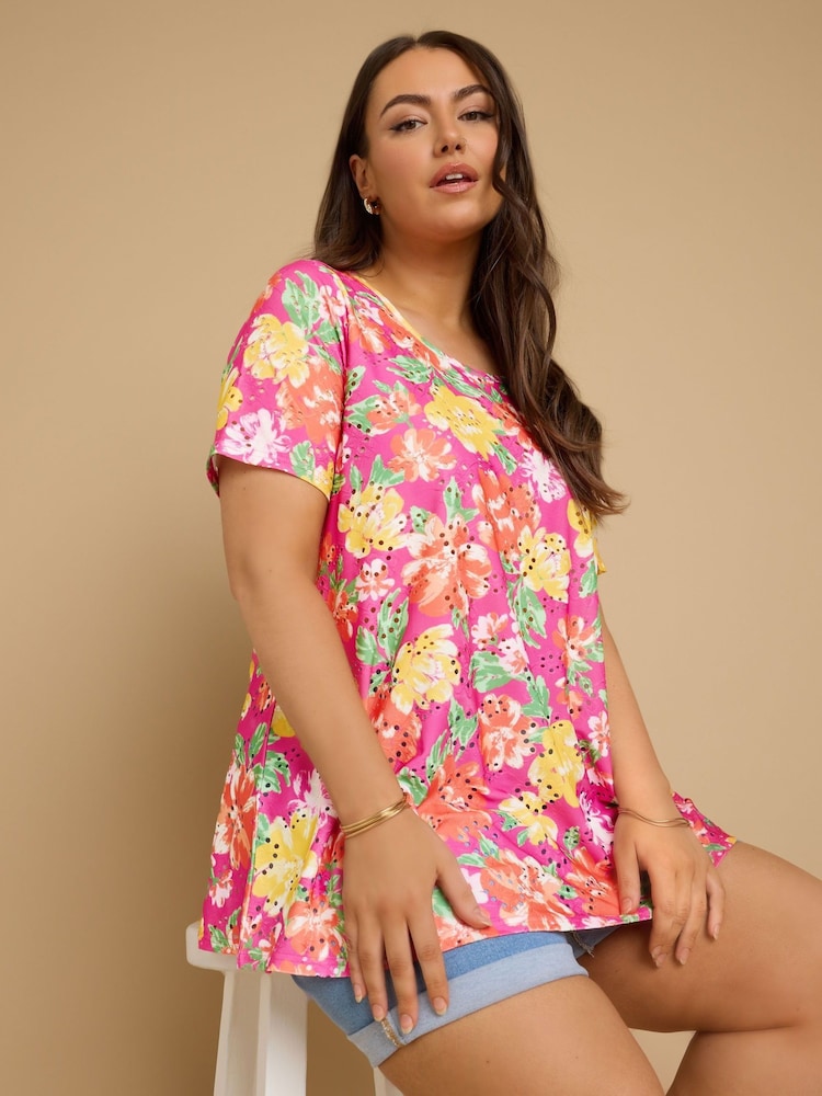 Hellpink - Yours Curve Short Sleeve Broderie T-Shirt - Bild 1 von 5