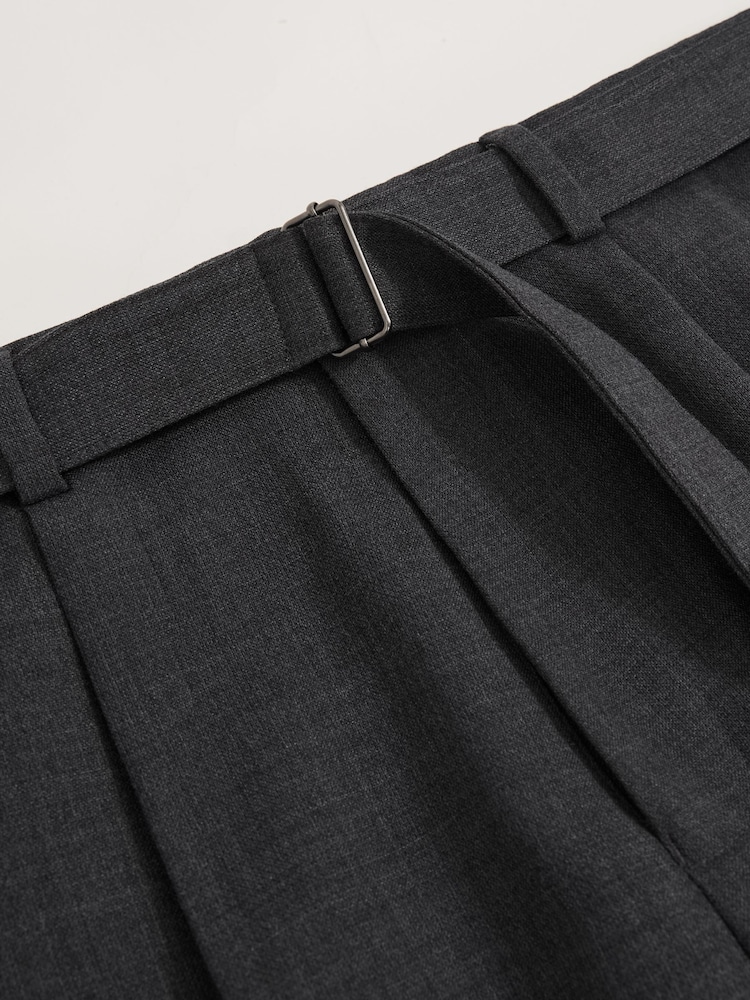 Gris antracita - Reiss Strap Regular Fit Wool Blend Belted Pleated Trousers - Imagen 6 de 6 Gris antracita - Reiss Strap Regular Fit Wool Blend Belted Pleated Trousers - Imagen 6 de 6