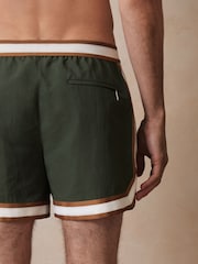 Verde pino - Reiss Baller Reiss | Ché Stripe-Trim Swim Shorts - Imagen 4 de 5
