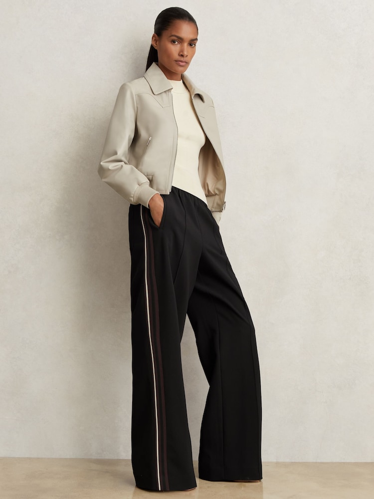 Negro - Reiss Robyn Side Stripe Wide Leg Trousers - Imagen 1 de 6 Negro - Reiss Robyn Side Stripe Wide Leg Trousers - Imagen 1 de 6