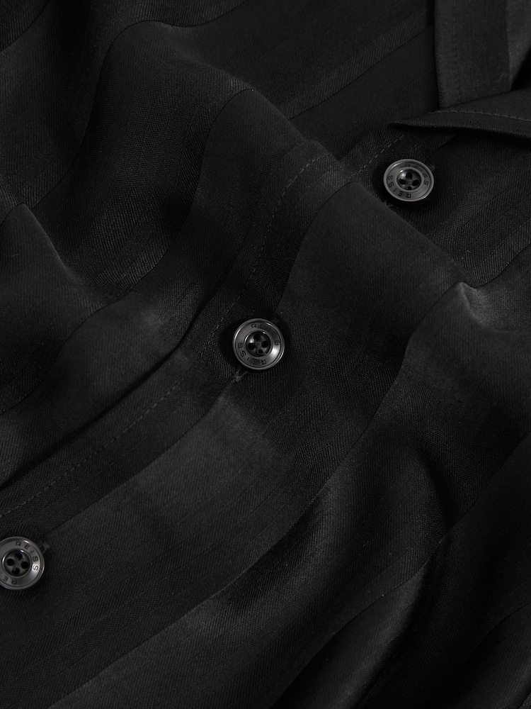 Reiss Black Melba Jacquard Stripe Cuban Collar Shirt - Image 7 of 7