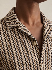 Reiss Tobacco Brown Vallata Zig-Zag Knit Cuban-Collar Shirt - Image 3 of 6