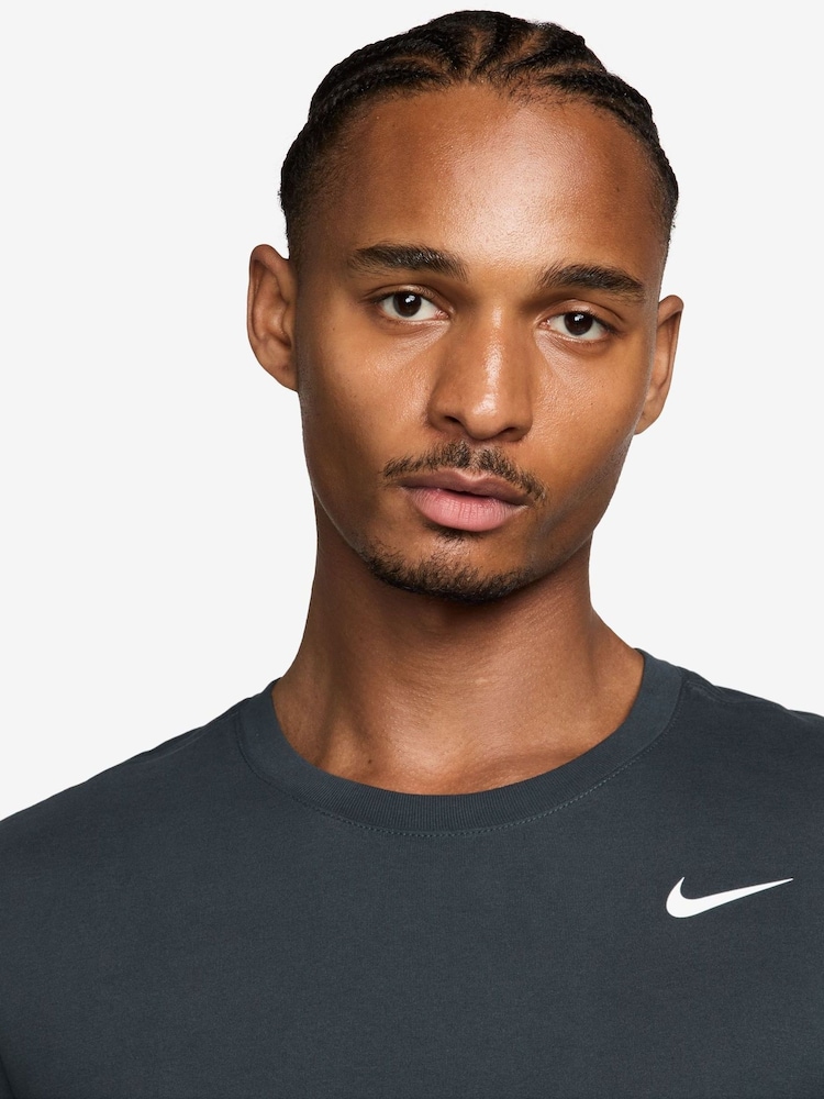 Nike Green Dri-FIT Training T-Shirt - Image 3 of 3 Nike Green Dri-FIT Training T-Shirt - Image 3 of 3