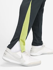 Nike Dark Seaweed Green Academy Winter Warrior Therma-FIT Football Joggers - Image 3 of 4