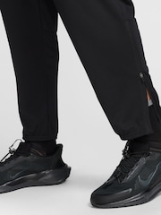 Nike Black Challenger Dri-FIT Running Joggers - Image 6 of 8