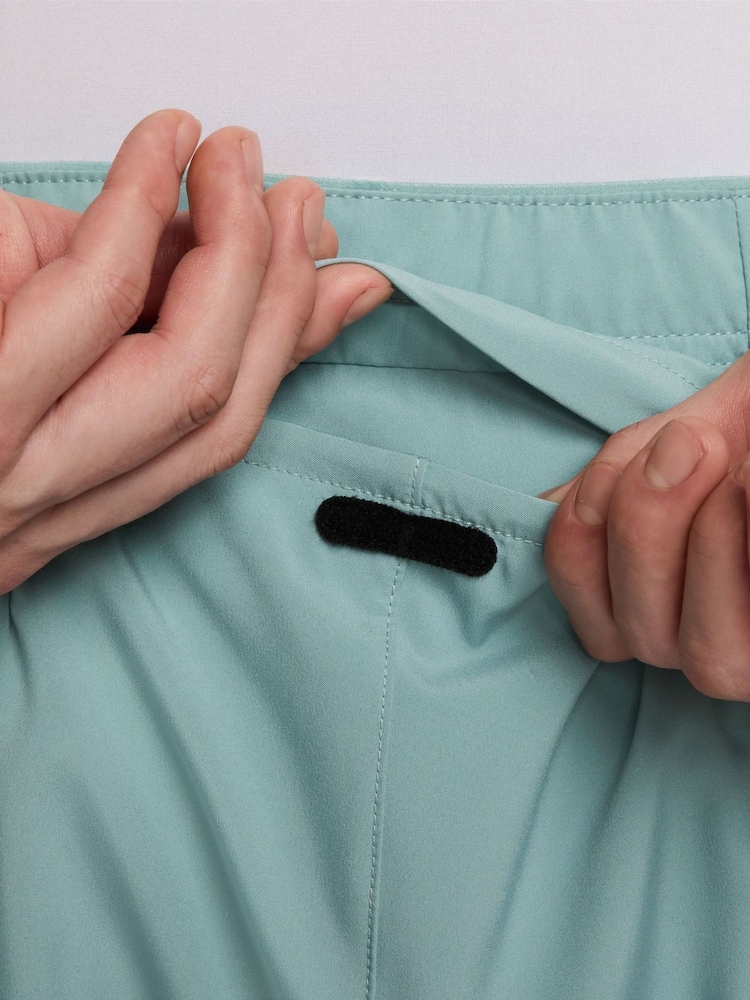 Nike Cannon Green Challenger Dri-FIT 5 inch 2-In-1 Running Shorts - Image 4 of 4 Nike Cannon Green Challenger Dri-FIT 5 inch 2-In-1 Running Shorts - Image 4 of 4