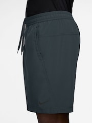 Nike Dark Seaweed Green Dri-FIT Form 7 inch Unlined Training Shorts - Image 5 of 6