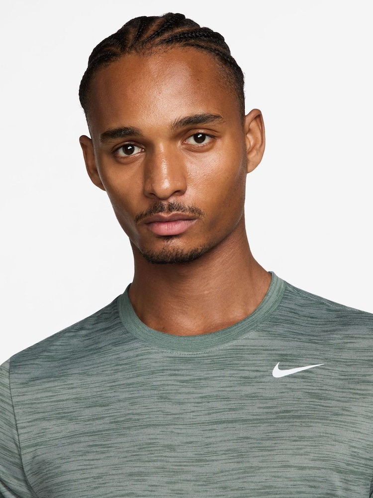 Nike Clay Green Dri-Fit Training T-Shirt - Image 3 of 3