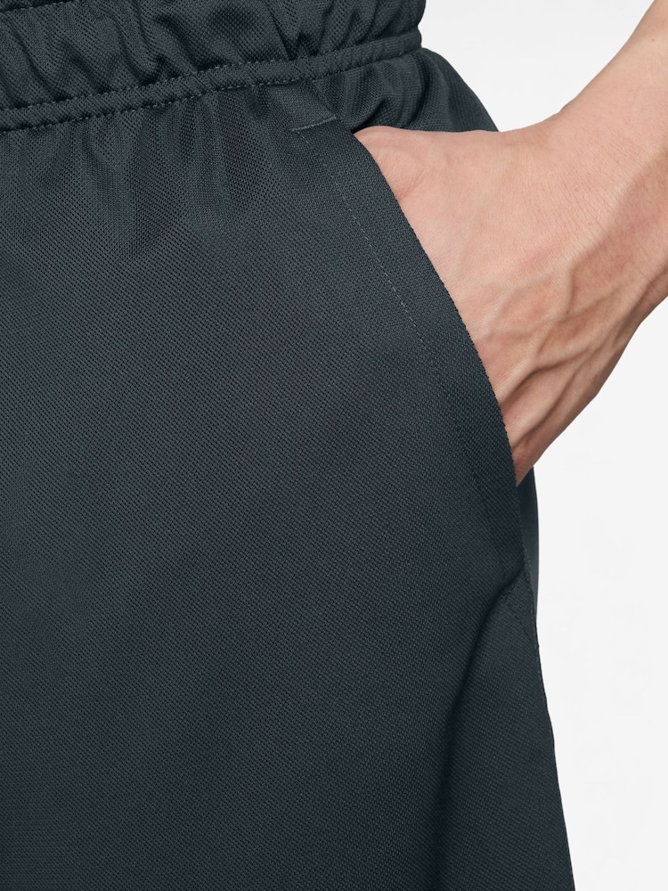 Nike Dark Seaweed Green Dri-FIT Totality 7 Inch Knit Training Shorts - Image 4 of 4 Nike Dark Seaweed Green Dri-FIT Totality 7 Inch Knit Training Shorts - Image 4 of 4