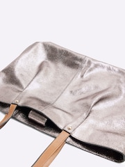 Gris - River Island Metallic Leather Shopper Bag - Imagen 5 de 6