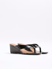 River Island Black Toe Thong Wedge Sandals - Image 2 of 5