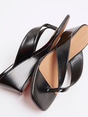 River Island Black Toe Thong Wedge Sandals - Image 5 of 5
