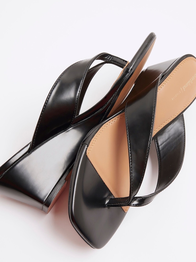 River Island Black Toe Thong Wedge Sandals - Image 5 of 5