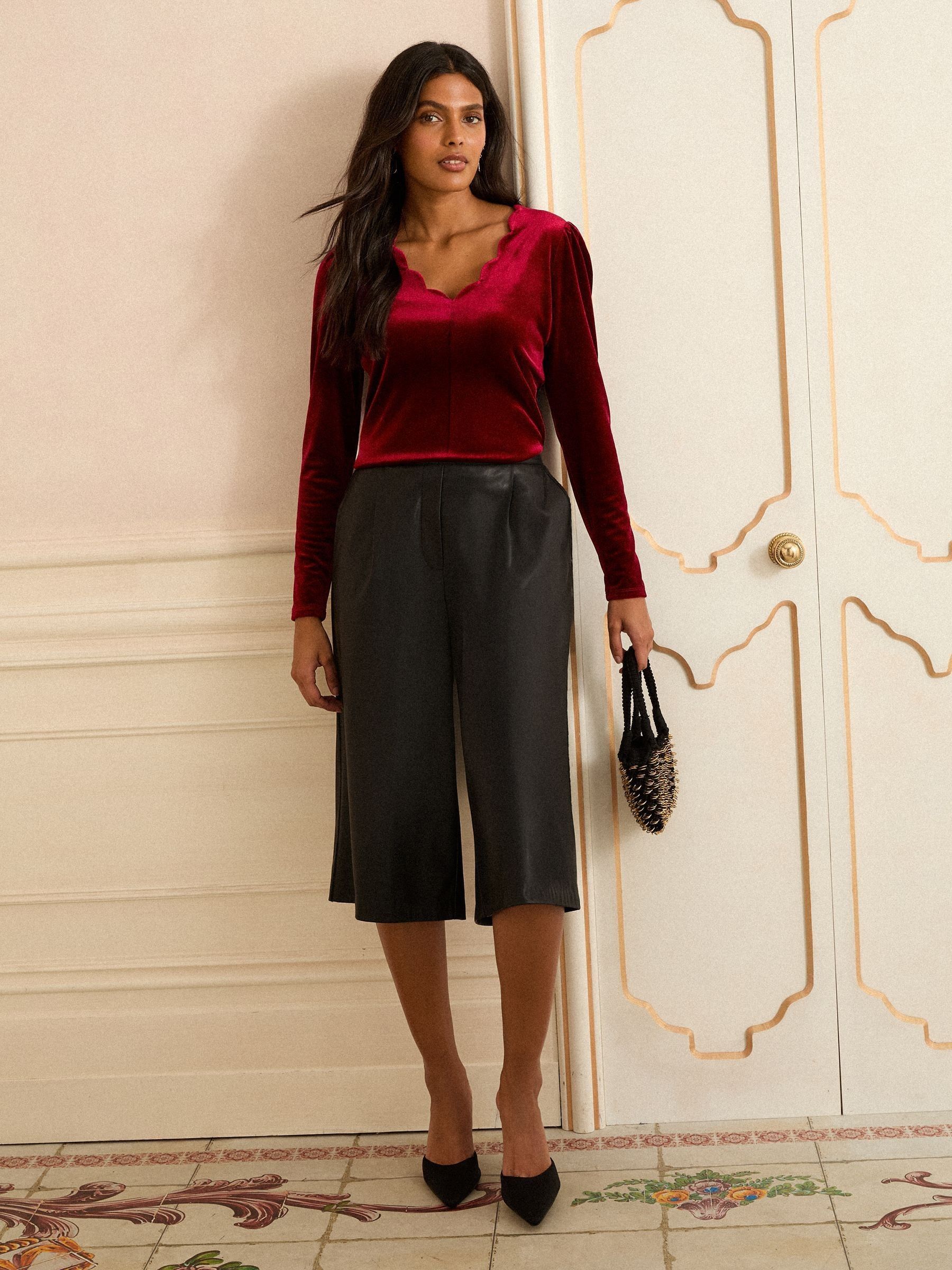 トップス RedVel Buy Love & Roses Berry Red Scallop Neck Long Sleve Velvet Top from