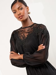 Lipsy Long Sleeve Lace Cutwork Jumpsuit - Imagem 2 de 4