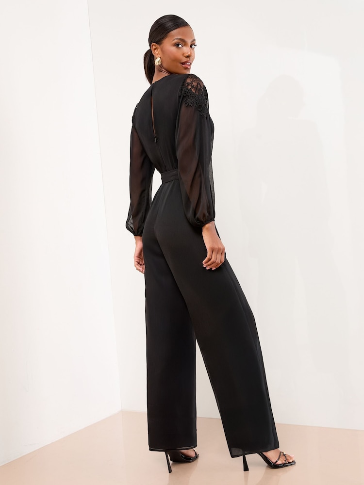 Lipsy Long Sleeve Lace Cutwork Jumpsuit - Imagem 4 de 4