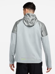 Nike Grey Miler Therma-FIT Repel Winterized Running Jacket - Image 2 of 3