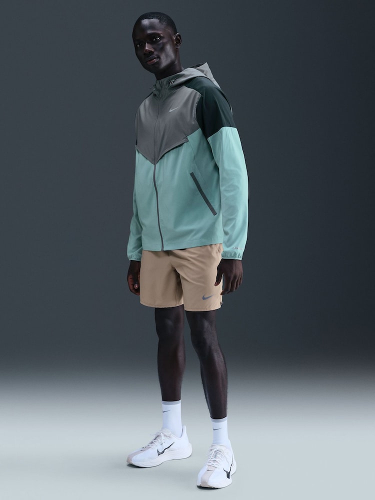 Nike Green Lighweight Windrunner Running Jacket - Image 2 of 7