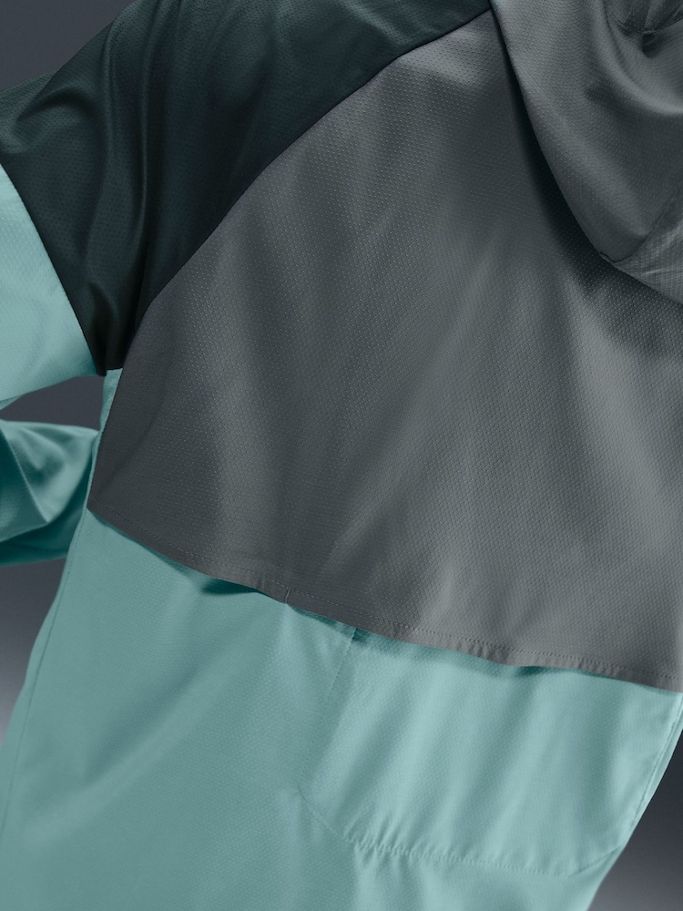 Nike Green Lighweight Windrunner Running Jacket - Image 7 of 7