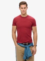 Rot - Superdry Essential T-Shirt mit Logostickerei - Bild 1 von 4