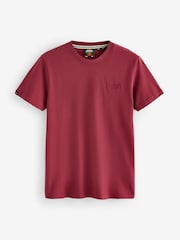 Rot - Superdry Essential T-Shirt mit Logostickerei - Bild 4 von 4