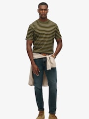Grün - Superdry Merchant Stripe T-Shirt - Bild 5 von 6