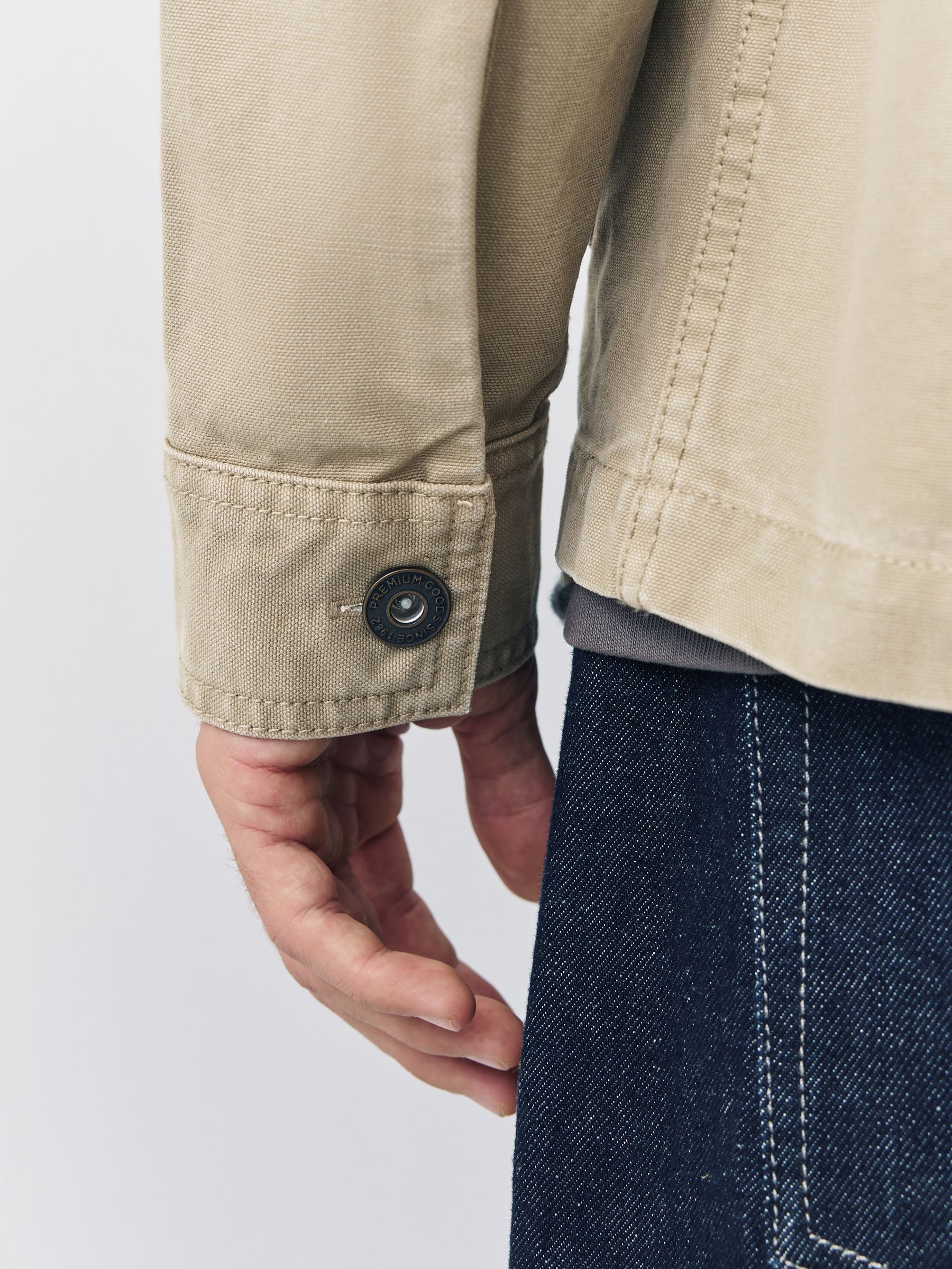 Comprar Ecru - Camisa Shacket de Lona com Gola de Veludo Cotelê