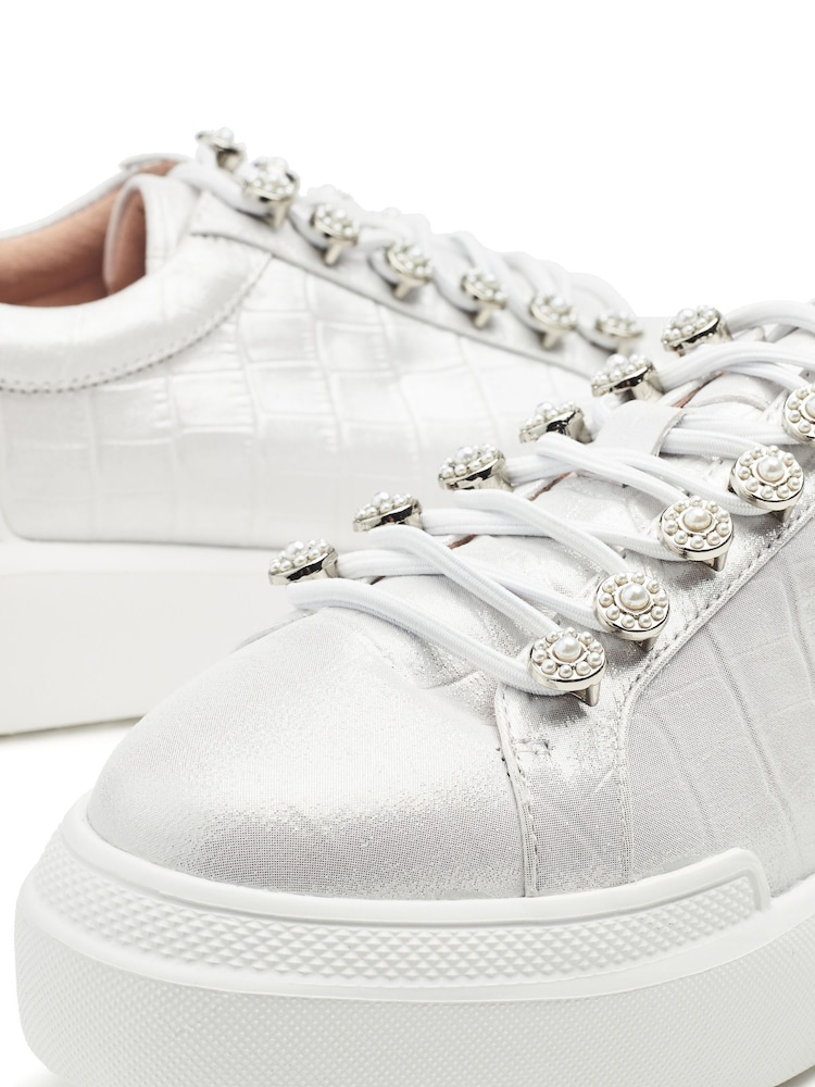 Moda in Pelle Blossie Pearl Detail Slab Sole Leather Trainers - Image 5 of 5