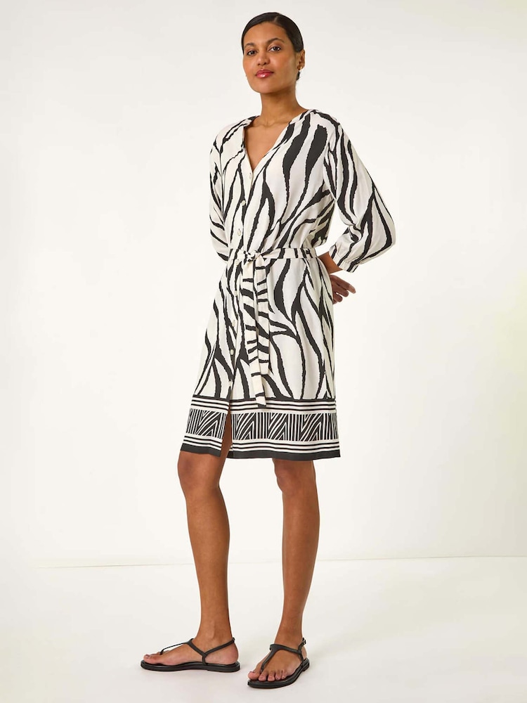 Roman Abstract Border Tie Shirt Dress - Imagen 1 de 5 Roman Abstract Border Tie Shirt Dress - Imagen 1 de 5
