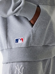New Era Mens New York Yankee Logo Beige Hoodie - Image 5 of 6