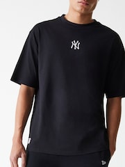 New Era Mens New York Yankee Logo Black T-Shirt - Image 3 of 9