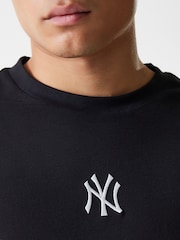 New Era Mens New York Yankee Logo Black T-Shirt - Image 6 of 9