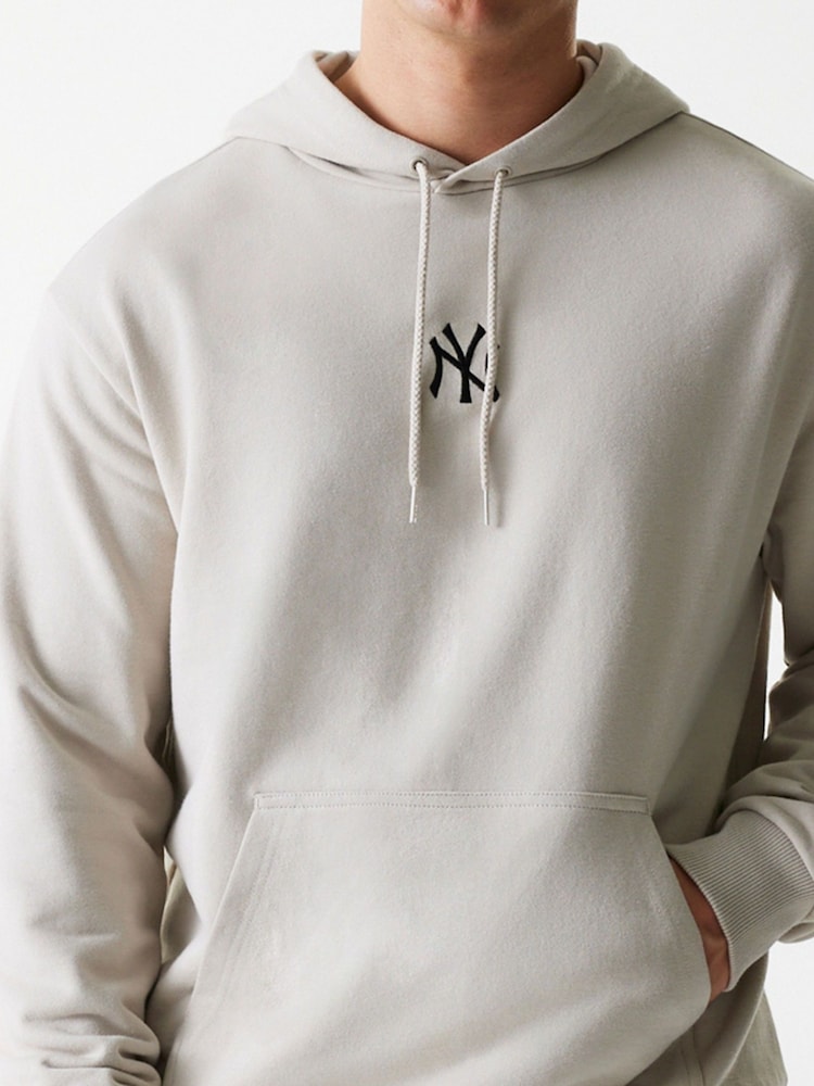 Grijs - New Era Mens New York Yankee Logo Beige Hoodie - Image 5 of 7