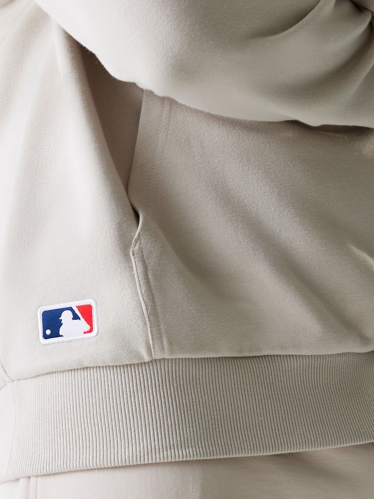 New Era Mens New York Yankee Logo Beige Hoodie - Image 7 of 7