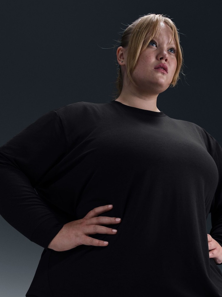 Nike Black Curve One Relaxed Dri-FIT Long-Sleeve Top - Image 2 of 5 Nike Black Curve One Relaxed Dri-FIT Long-Sleeve Top - Image 2 of 5