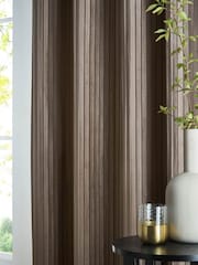 Paoletti Corinthian Velvet Room Darkening Lined Eyelet Curtain Pair - Bild 3 von 6